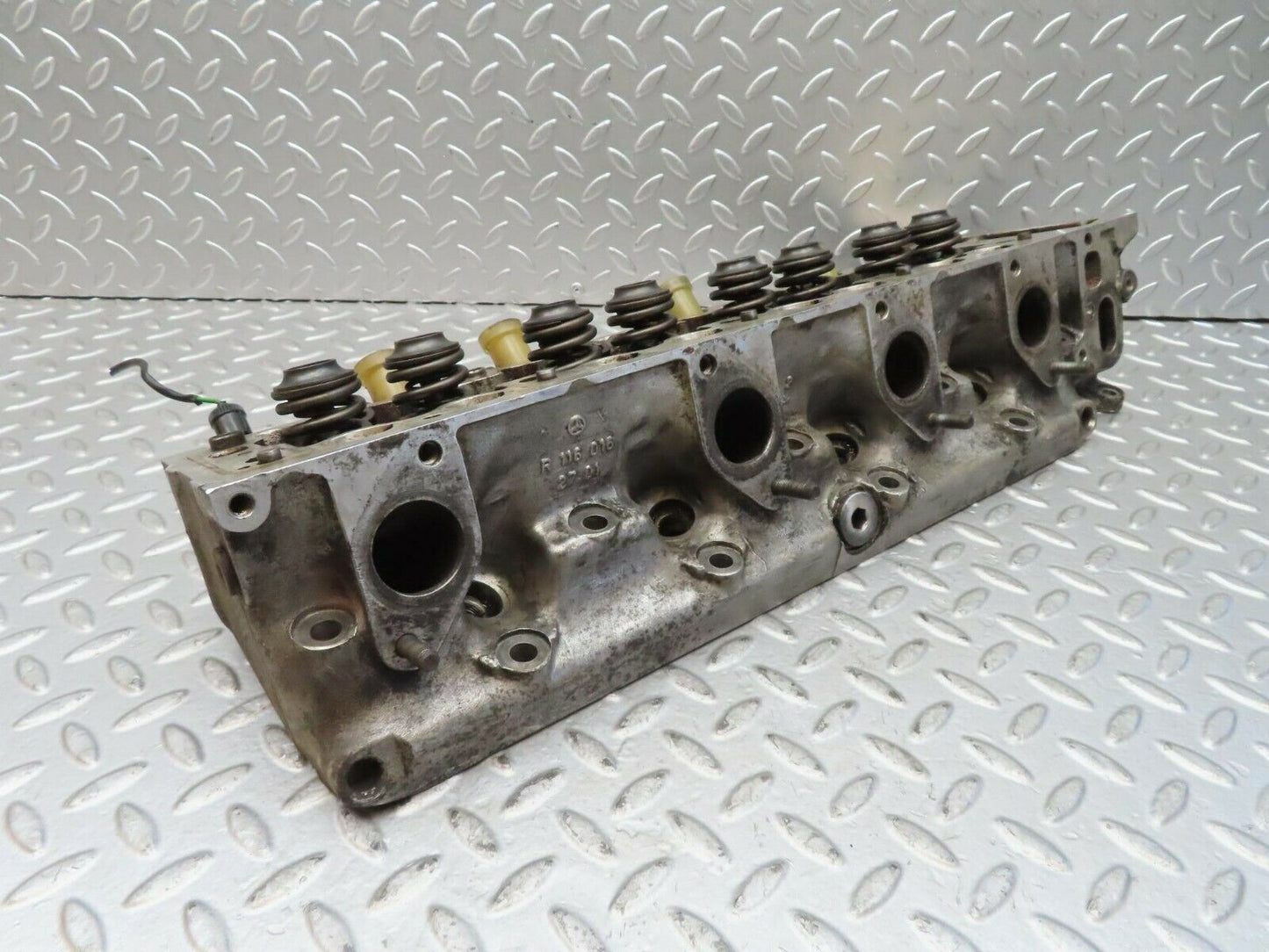 15795 Mercedes-Benz R107 450SL Cylinder Head Right 1160162701