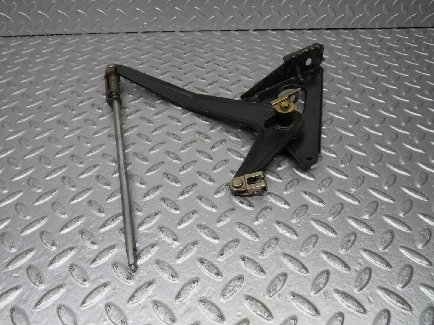 32071 Mercedes-Benz W123 230E Handbrake Regulator