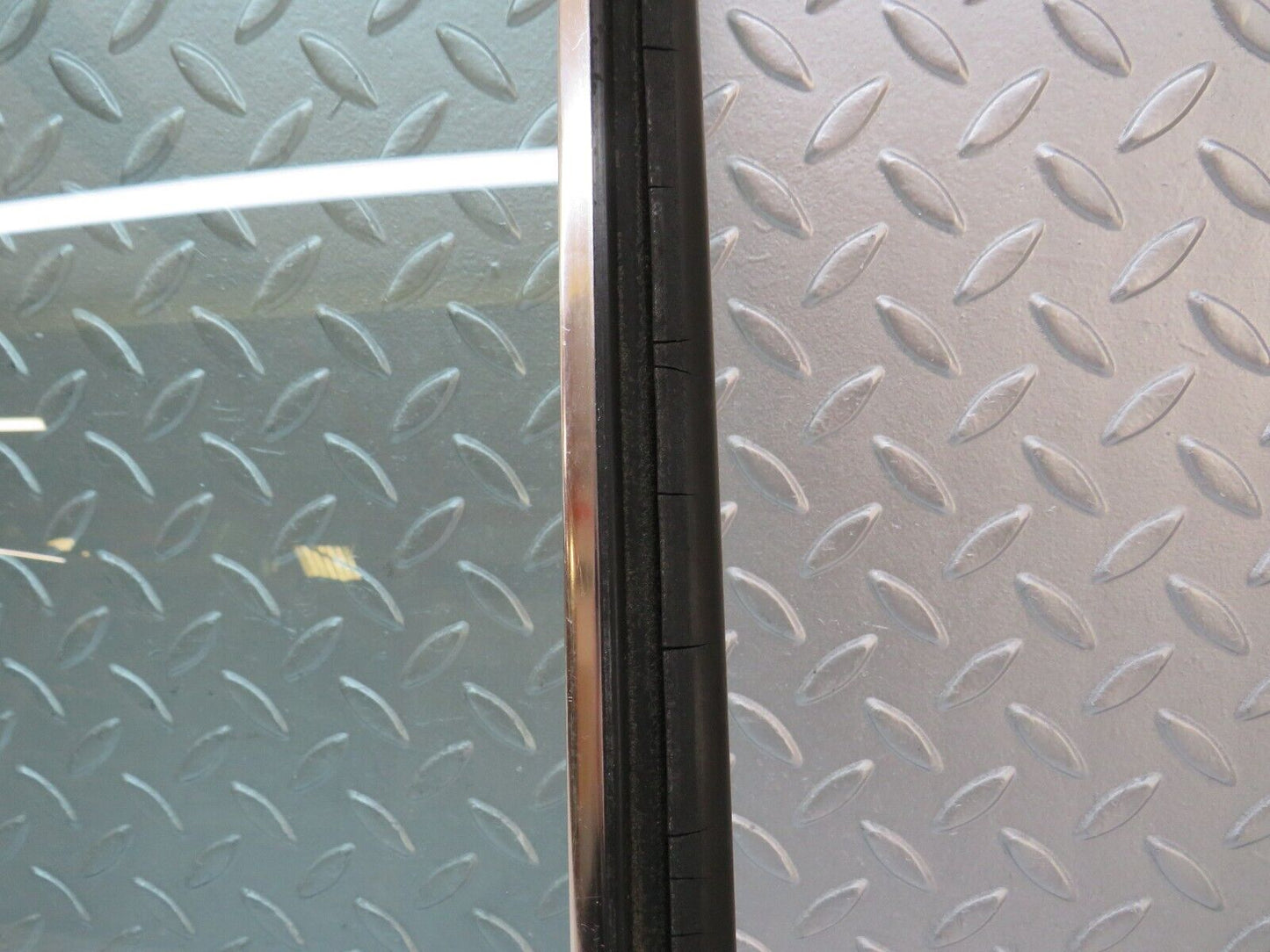 34412 Mercedes-Benz C126 380SEC Coupe Rear Right Window Glass
