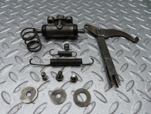 18304 Mercedes-Benz W111 220SE Coupe Rear Right Brake Shoe Accessory Set