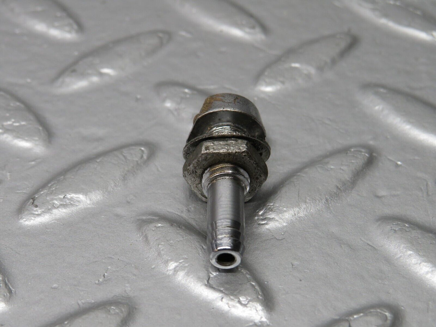 40478 Mercedes-Benz W110 230 Windscreen Washer Nozzle