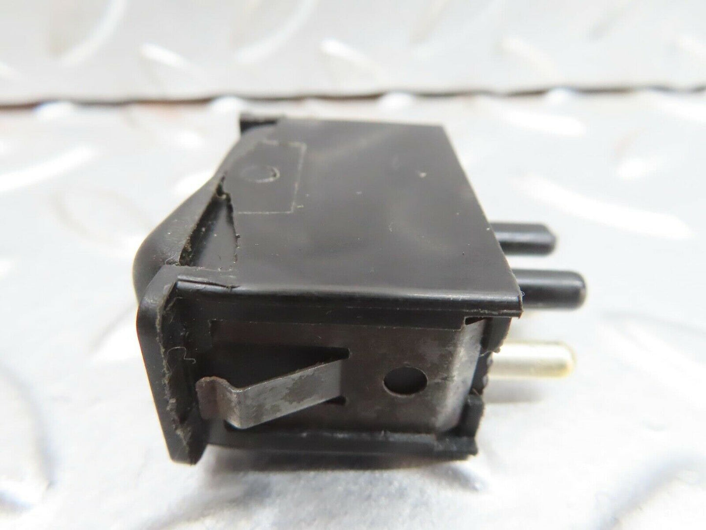 13672 Mercedes-Benz W123 200 Interior Light Switch 0008205910