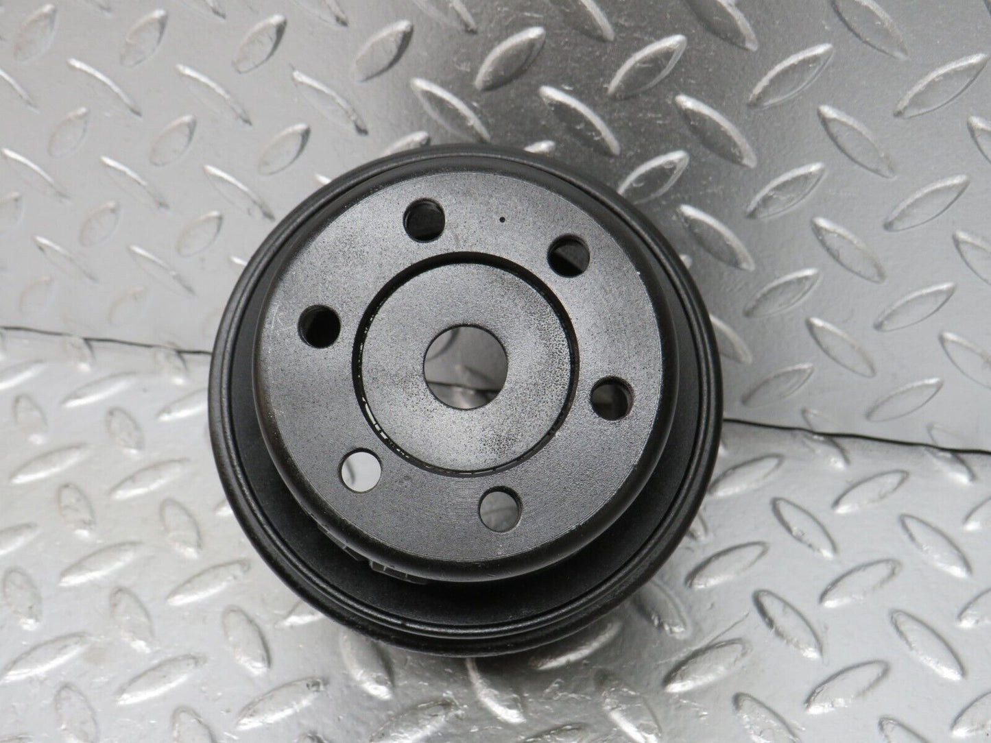 32986 Mercedes-Benz C107 R107 350 V8 Crankshaft Pulley