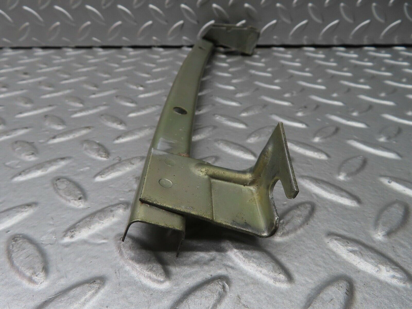 21482 Mercedes-Benz W126 300SE Rear Right Window Channel