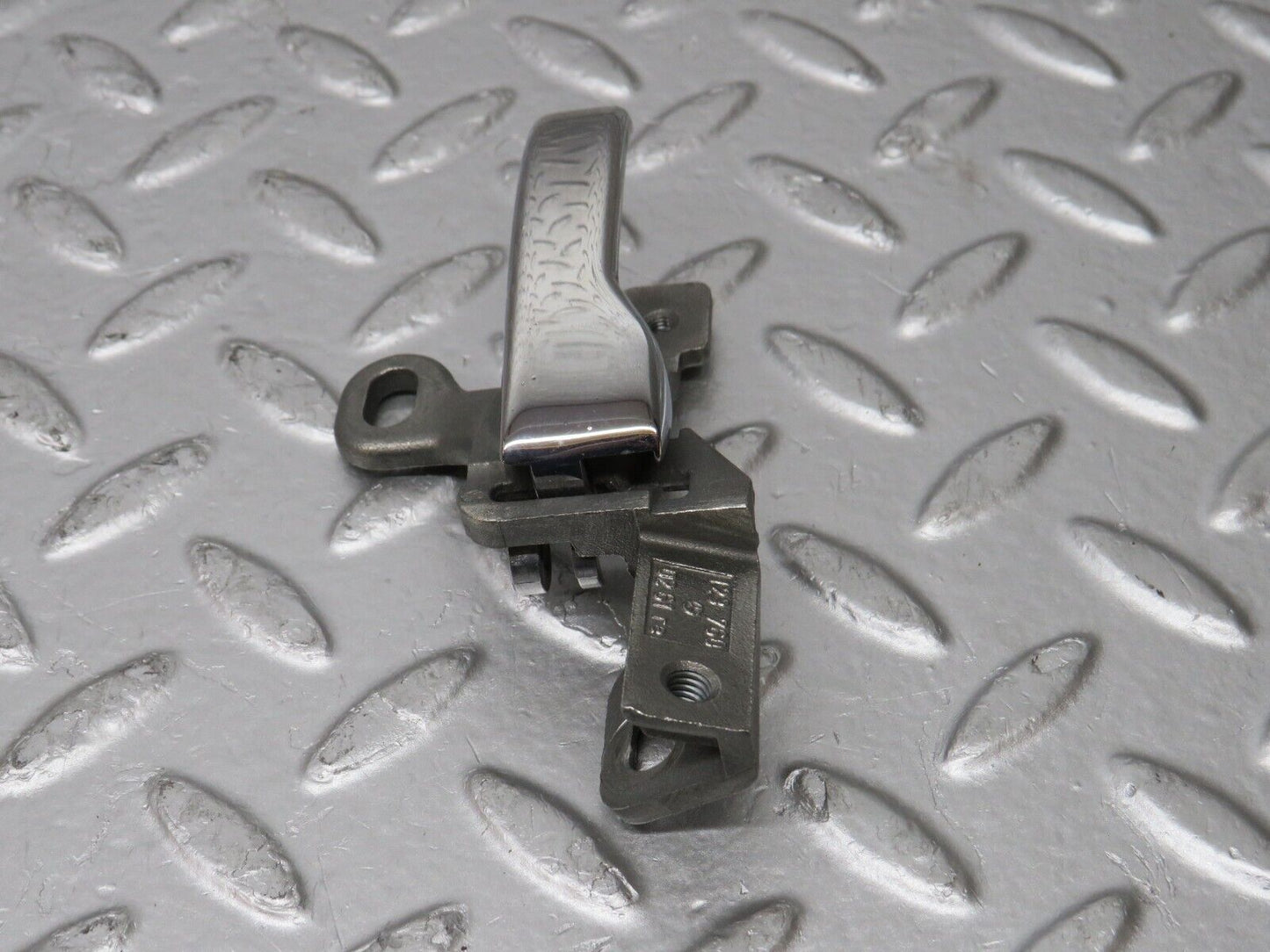 32201 Mercedes-Benz W123 230E Right Door Opener Door Handle 1237600261