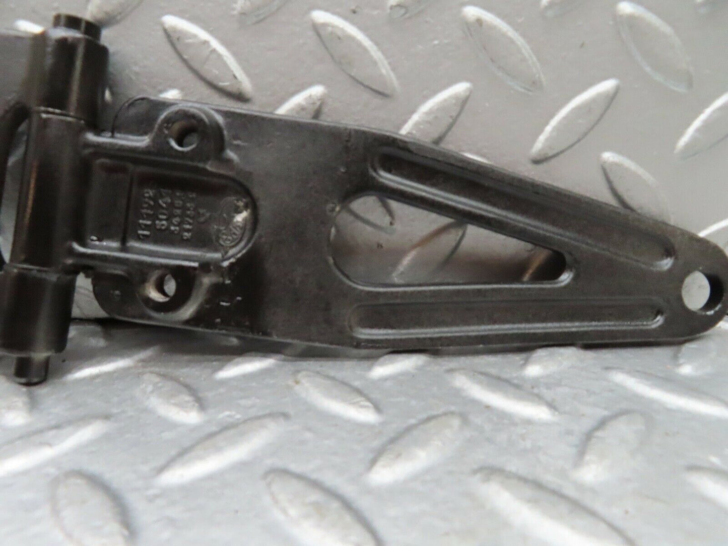 18223 Mercedes-Benz W111 220SE Coupe Right Door Hinge 1117235041