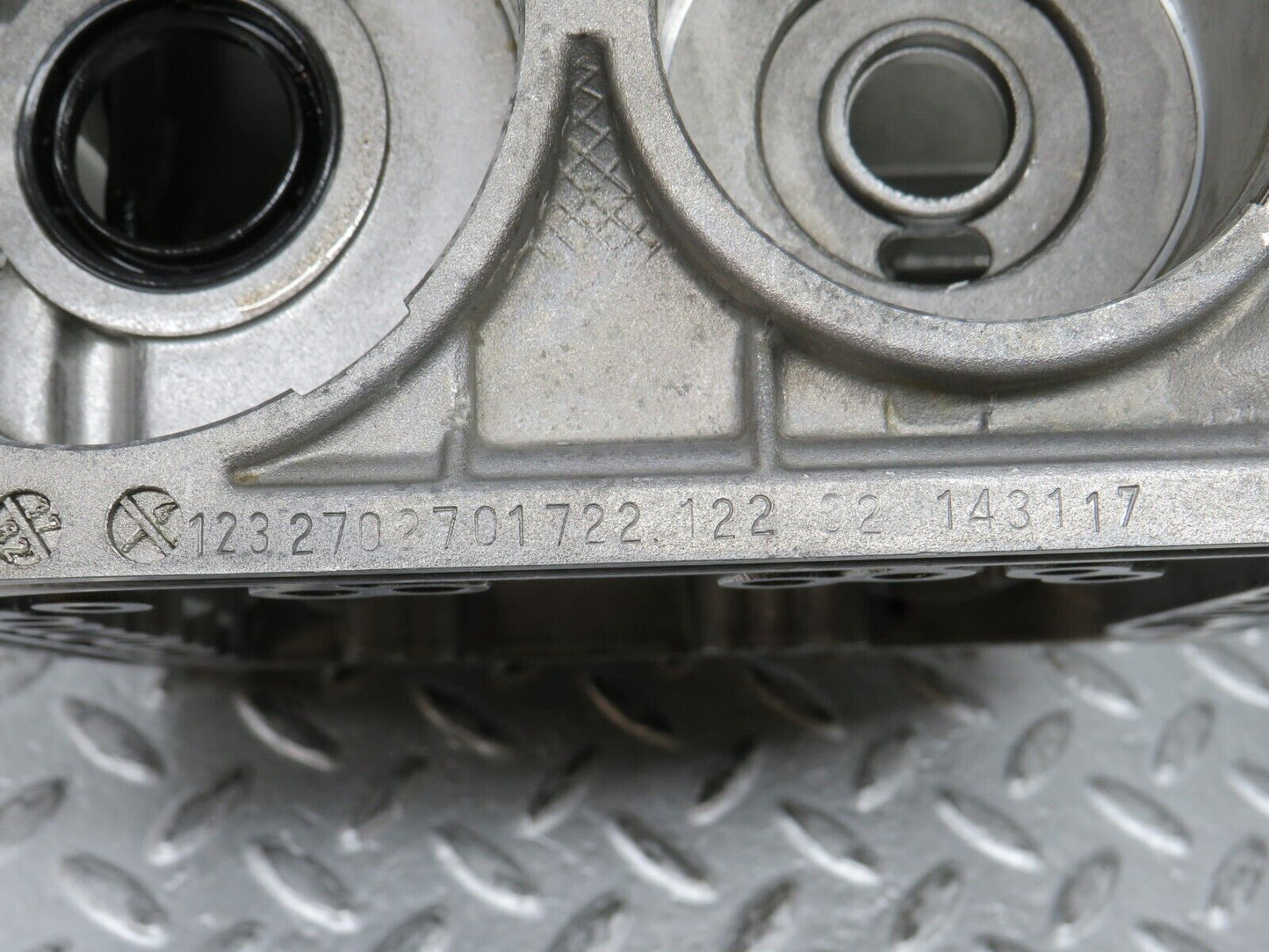 30229 Mercedes-Benz W123 230E Automatic Gearbox Housing 722.122 1232702701
