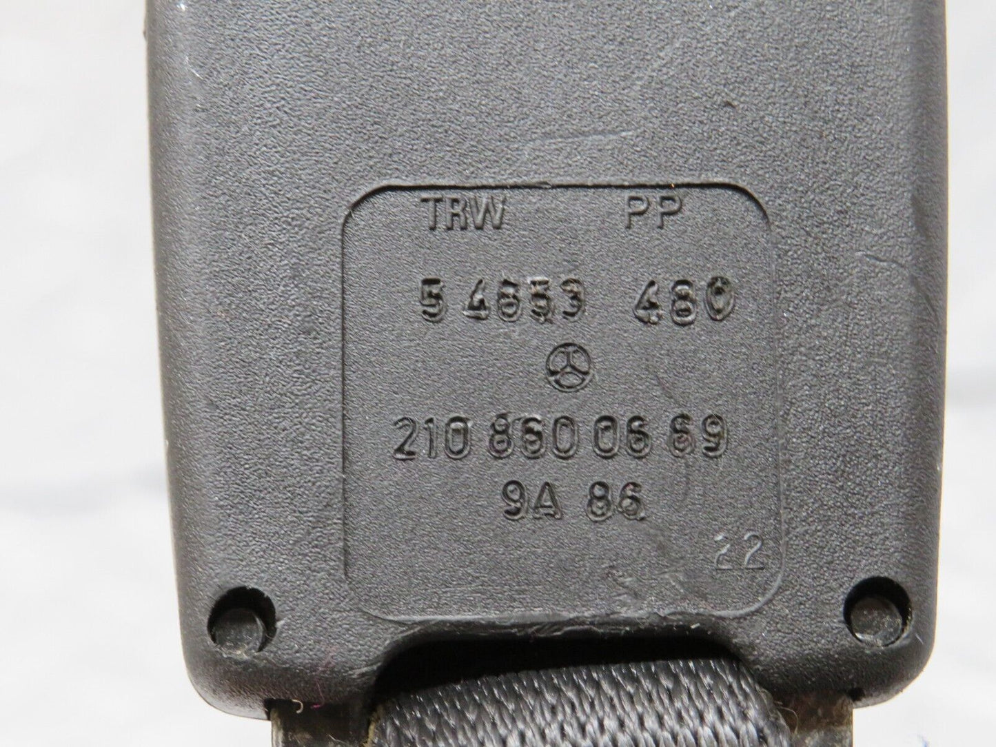 35085 Mercedes-Benz W210 320E Rear Double Seat Belt Buckle 2108600669