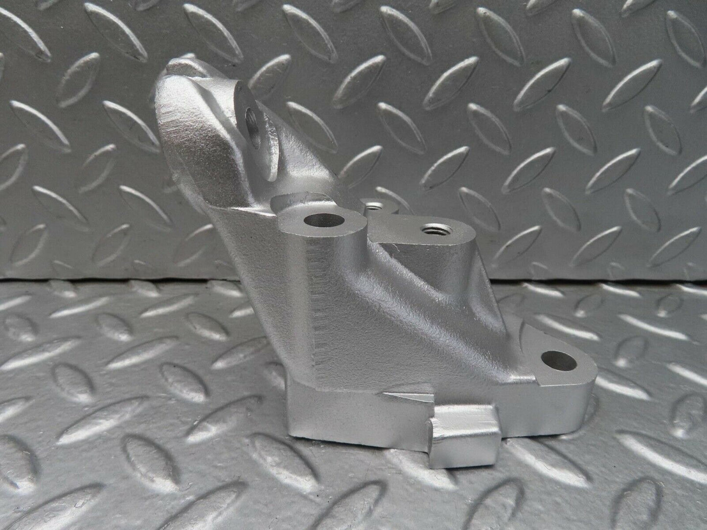 14763 Mercedes-Benz W201 190E Engine Mount Bracket Left Side 1022234104