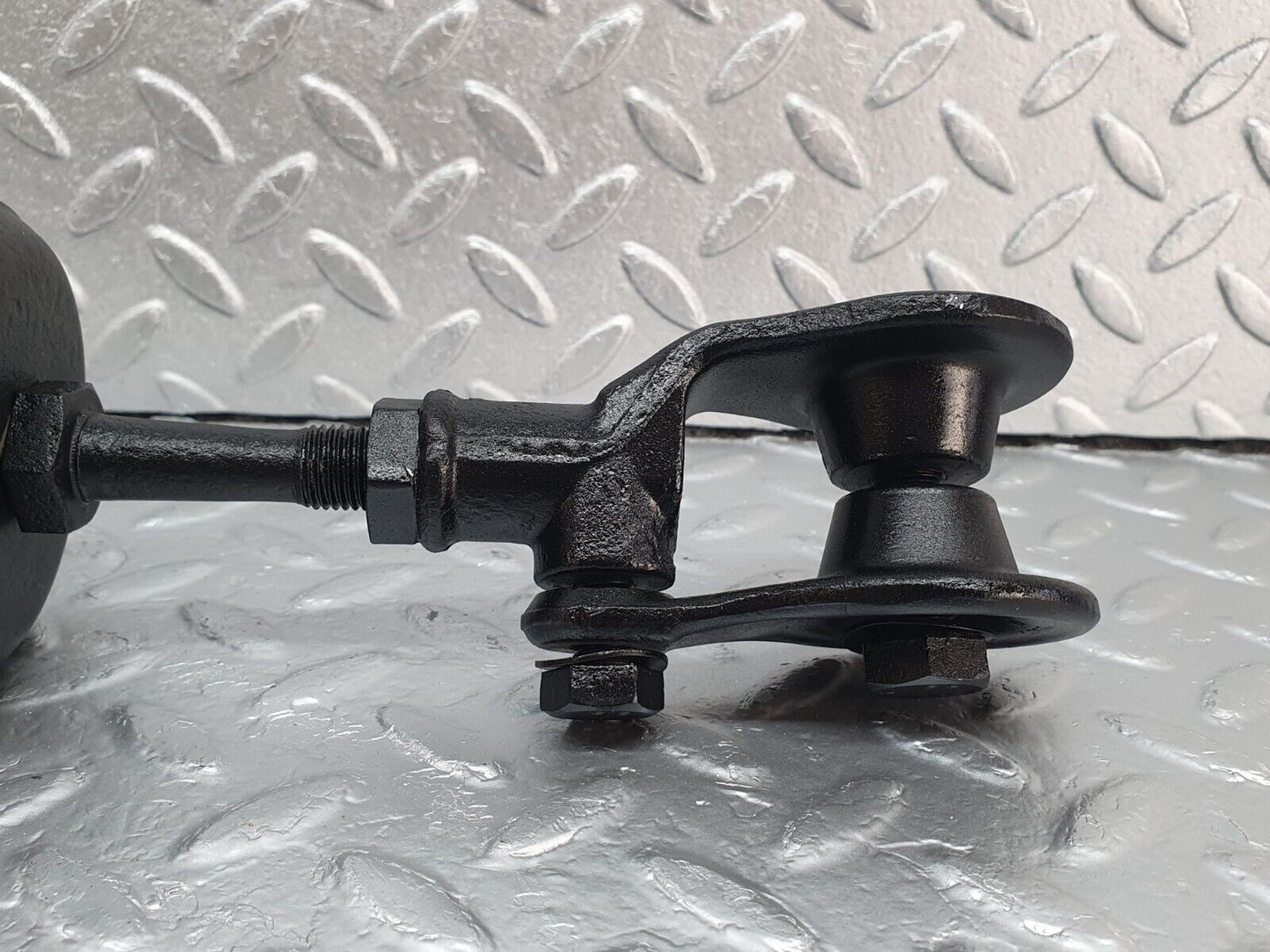 43142 Mercedes-Benz W108 280SE Strut Rear Axle Mount 1113510240 1113510340 1113510444