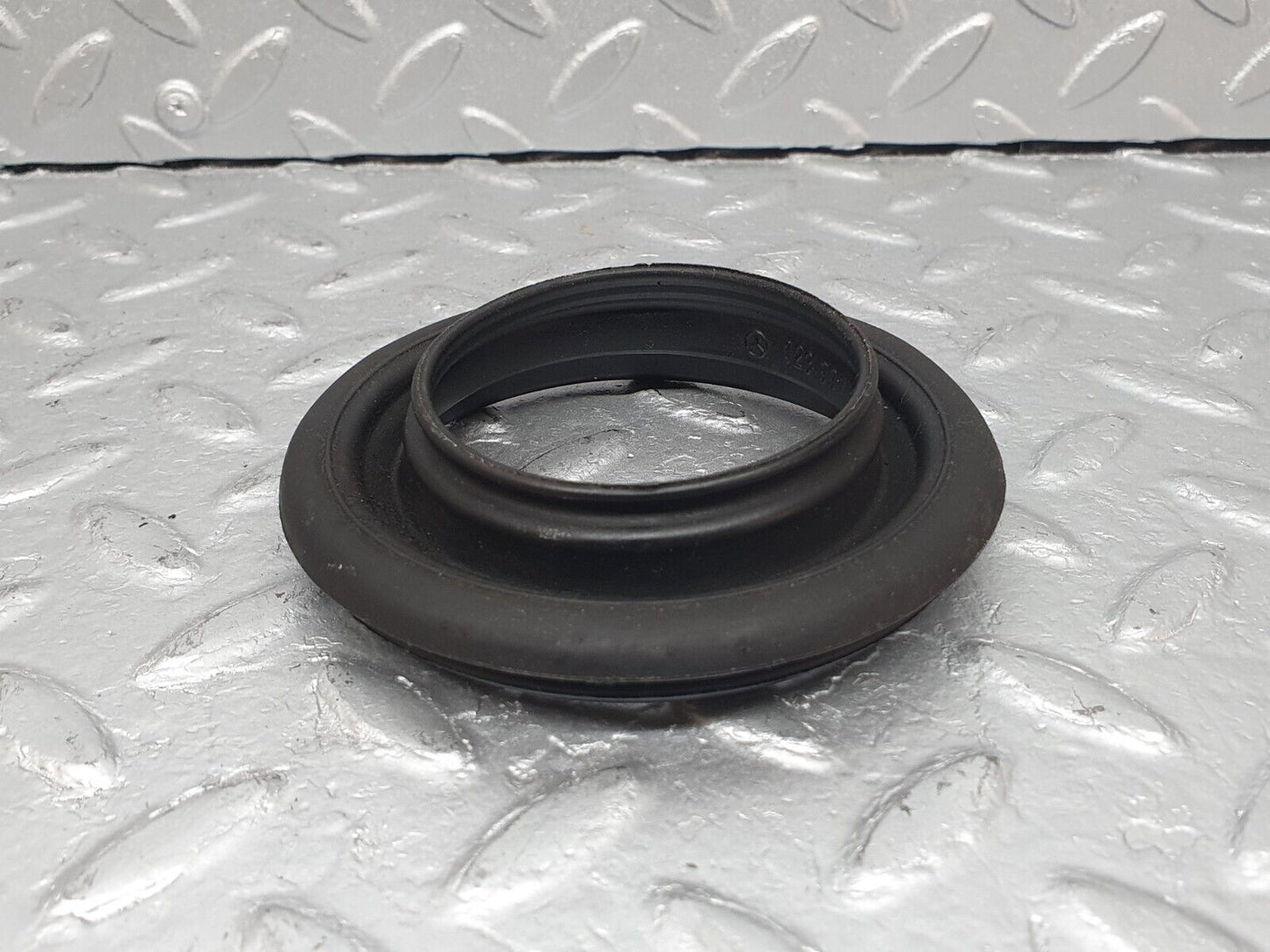 41031 Mercedes-Benz W126 300SE Fuel Tank Filler Rubber Gasket 1239973581
