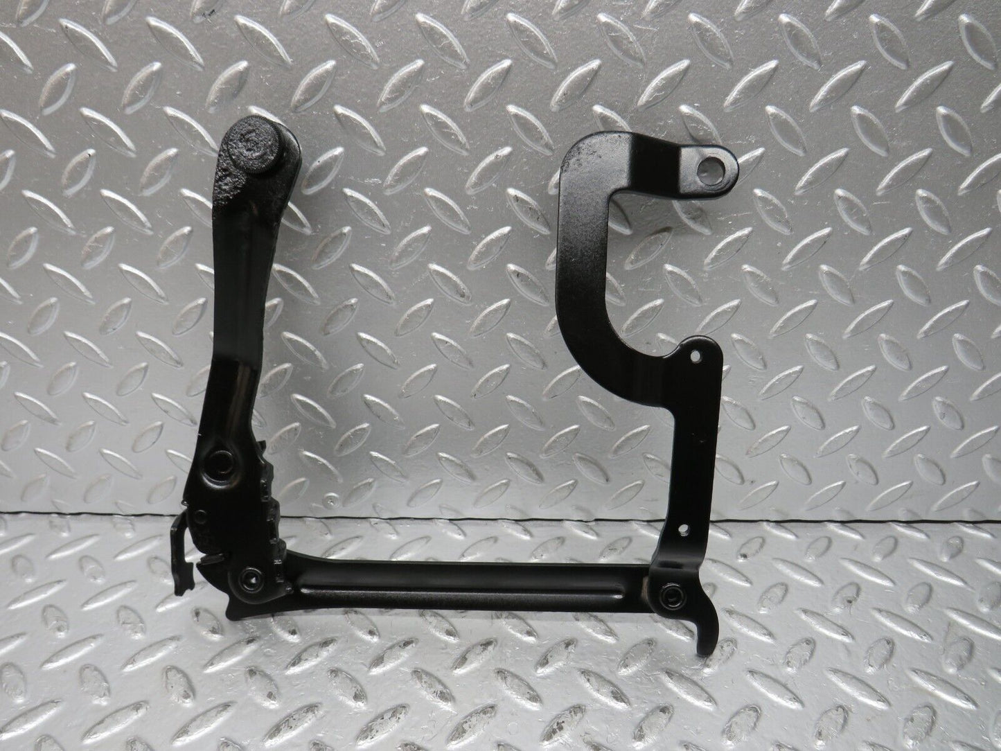 32124 Mercedes-Benz W123 230E Bonnet Hinge Right Side