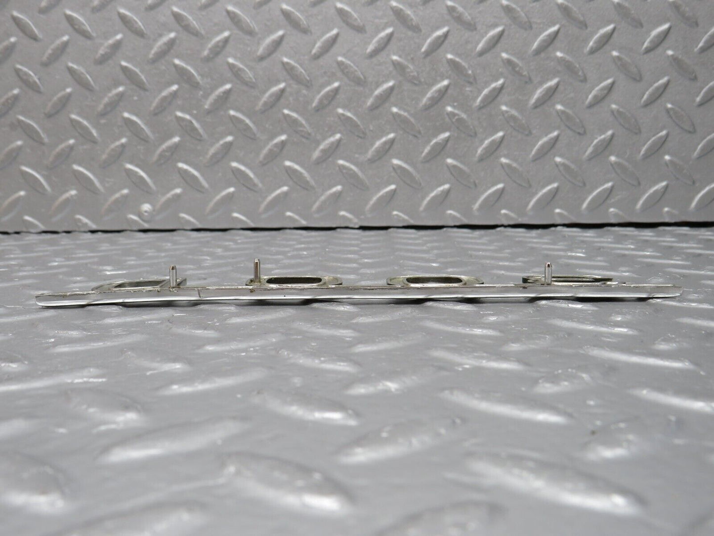 40692 Mercedes-Benz W123 300D Trunk Badge Emblem 1238170915