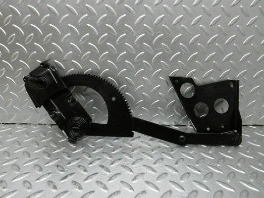 23821 Mercedes-Benz C107 450SLC Rear Right Manual Window Regulator 1076730203