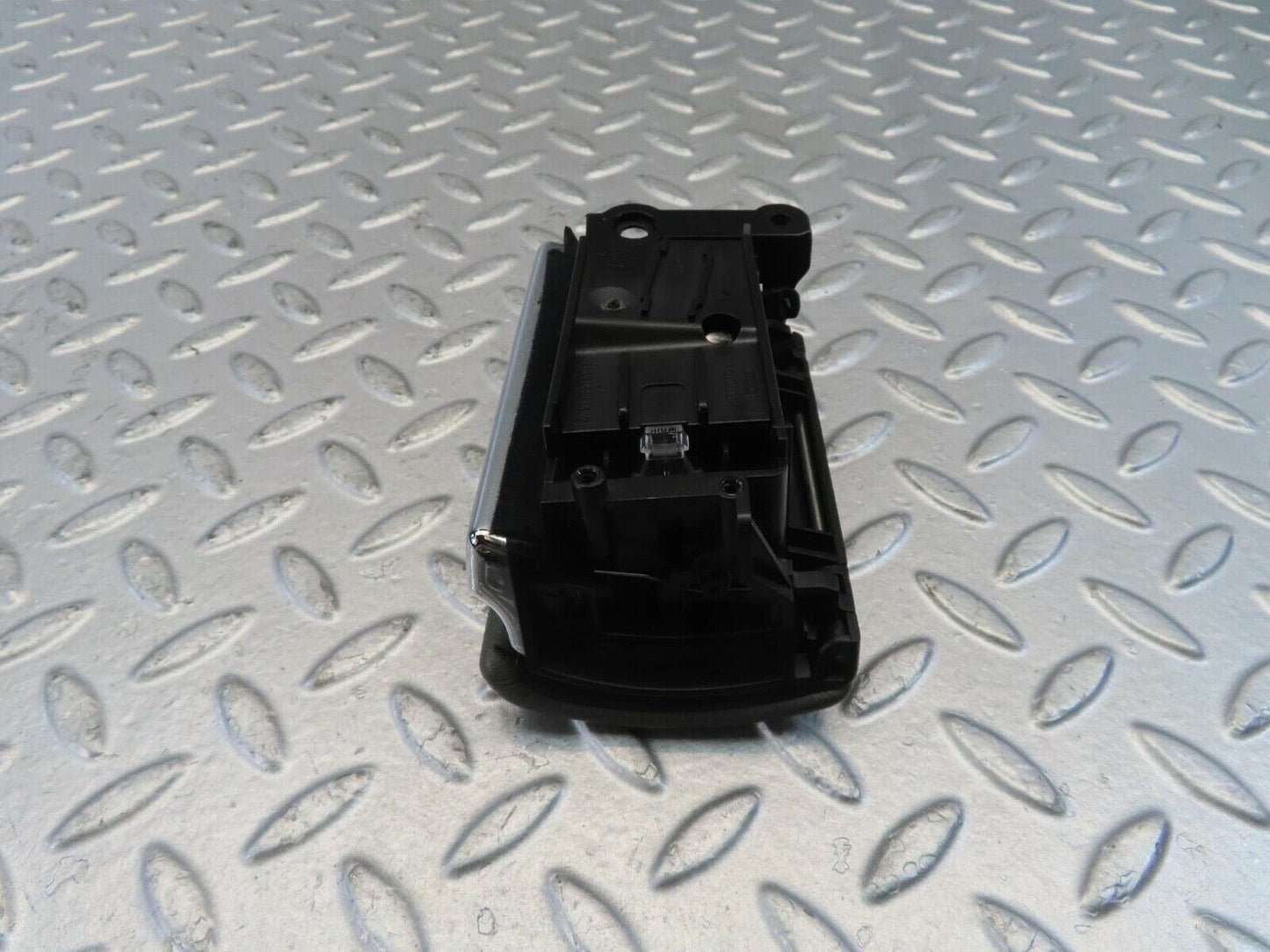 11124 Mercedes-Benz W221 S320 Ashtray Rear Left Door 81271002