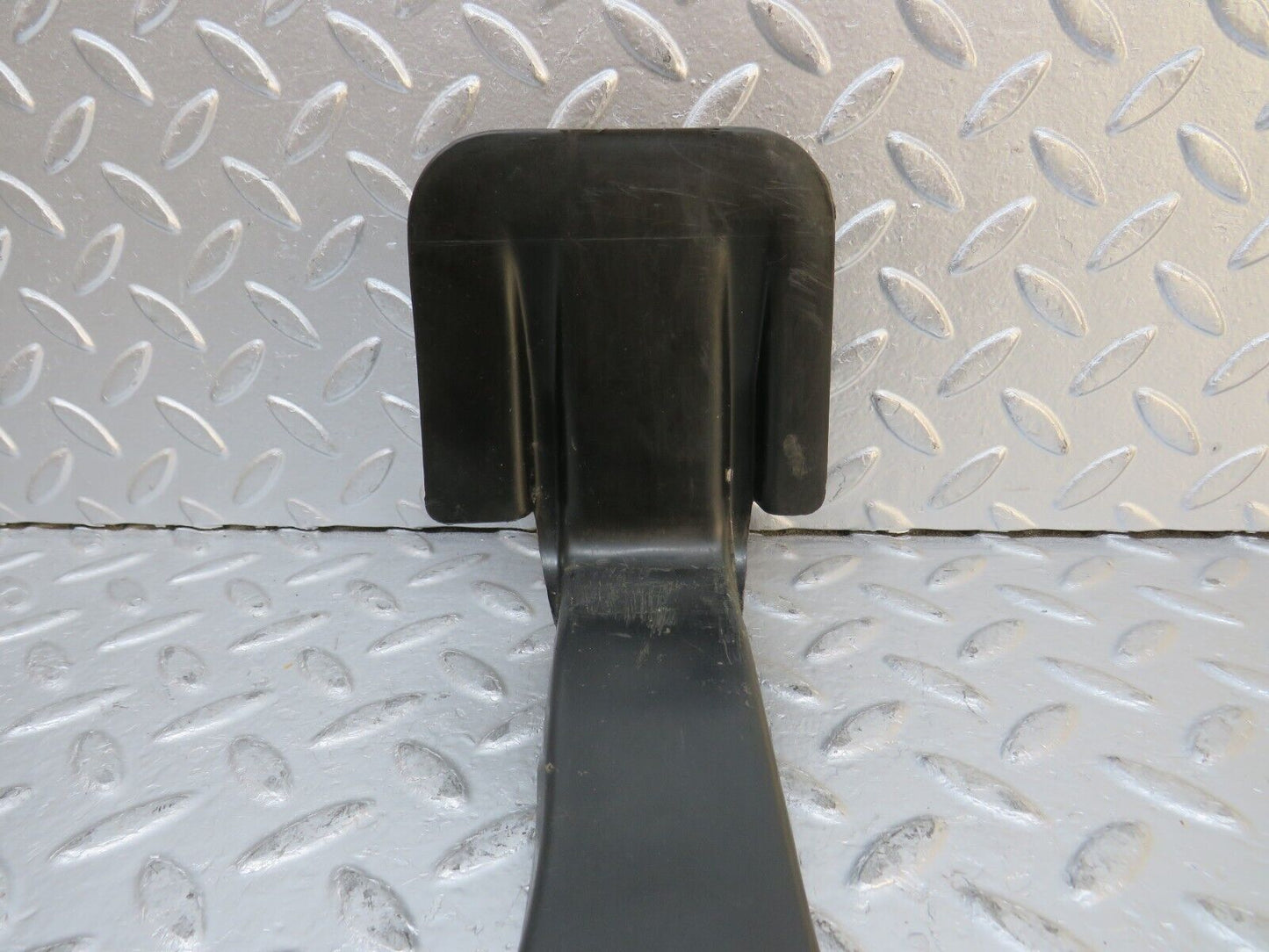 0458 Mercedes-Benz W123 230E Cabel Chanel Cover 1238210236