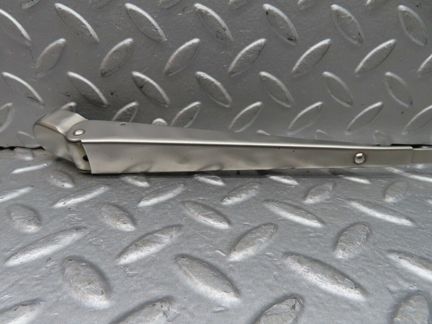 18275 Mercedes-Benz W111 220SE Coupe Wiper Arm Bosch Left Side 3399990553