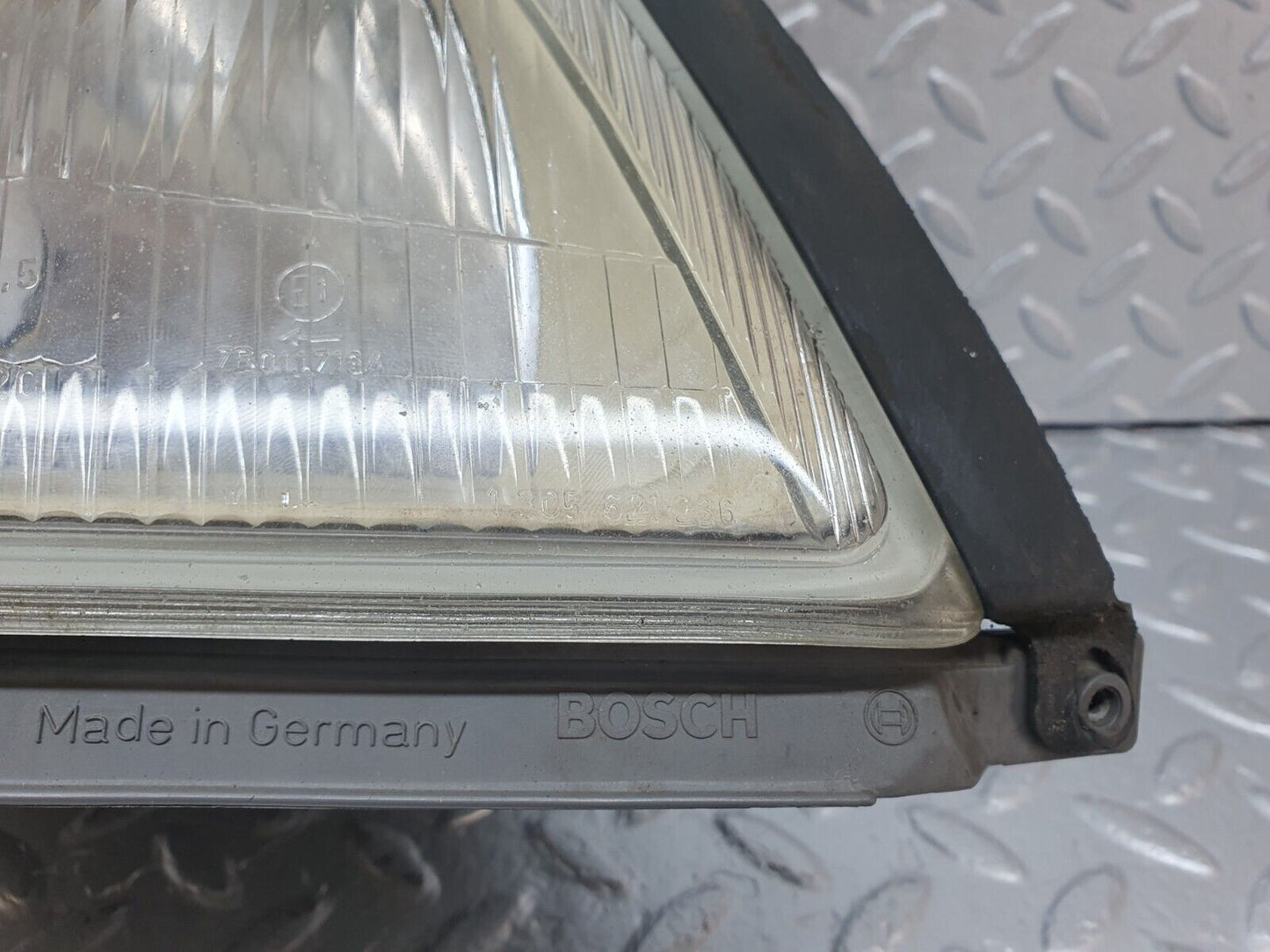42402 Mercedes-Benz R129 320SL Coupe Headlight Bosch Right 0301090702 1305621236