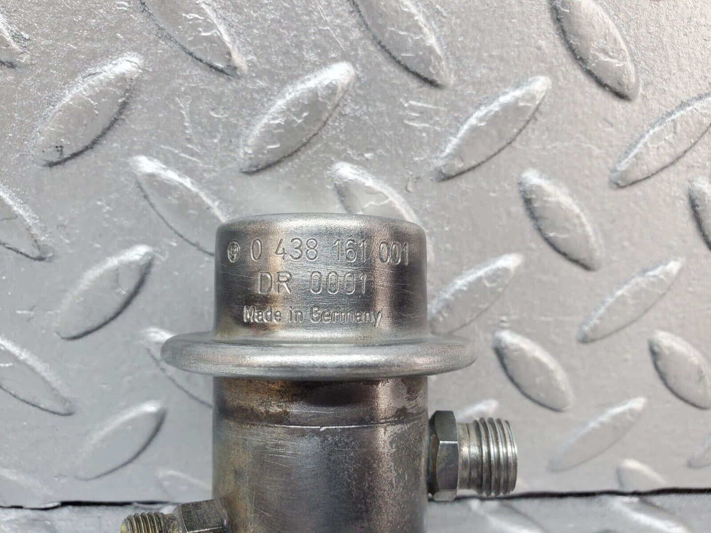 45064 Mercedes-Benz R129 300SL Coupe Fuel Pressure Regulator Bosch 0438161001