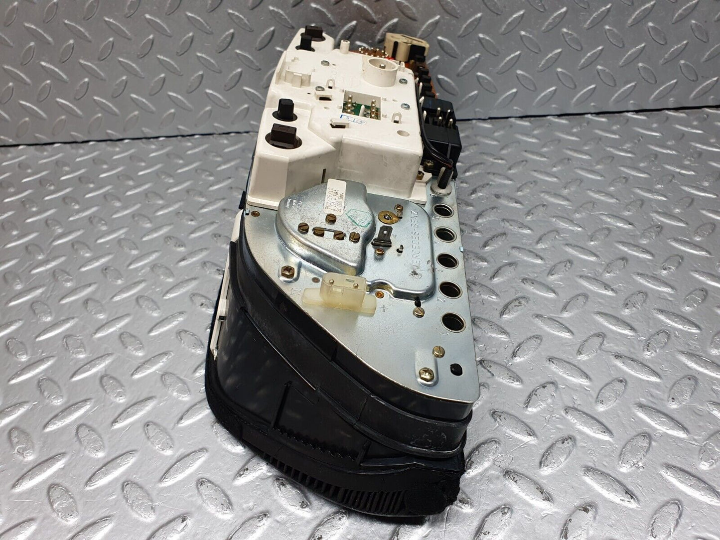 41200 Mercedes-Benz W126 300SE Instrument Cluster 1265427557