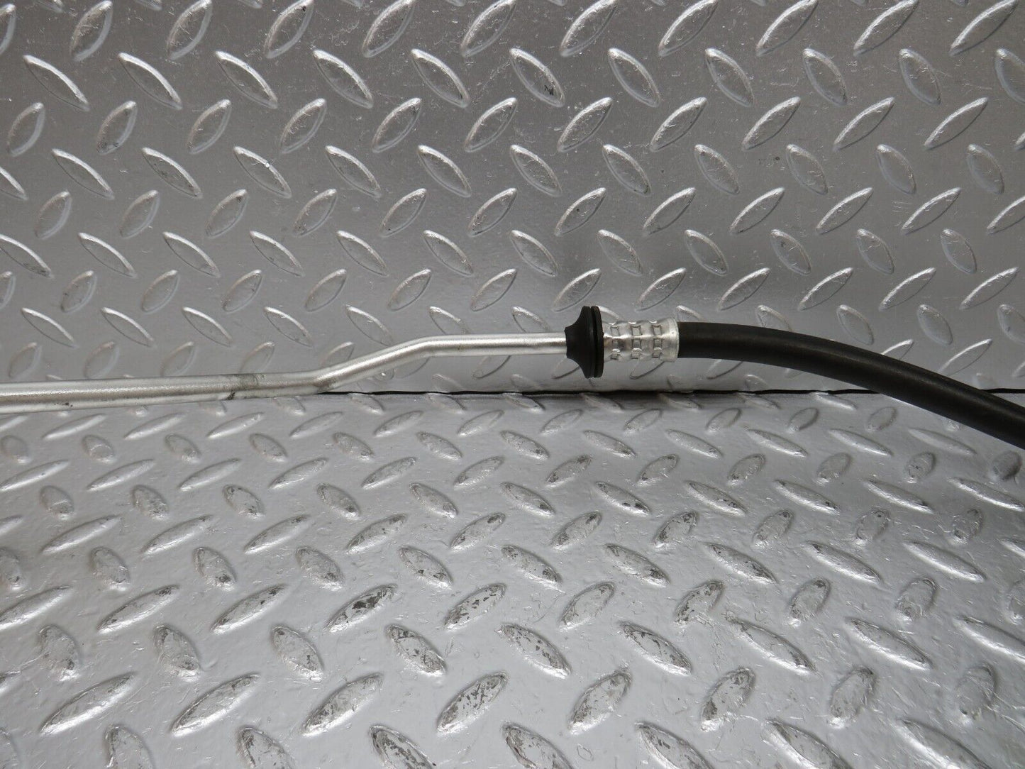 31316 Mercedes-Benz S124 Wagon 220TE Wagon Air Conditioning Hose Pipe