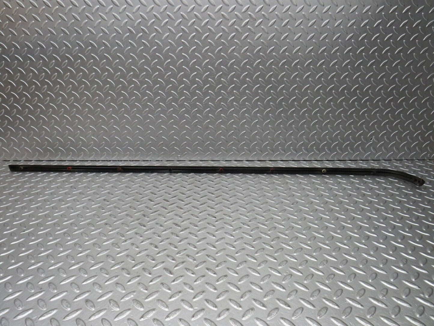 28621 Mercedes-Benz W123 280E Rear Left Fender Centre Moulding Trim