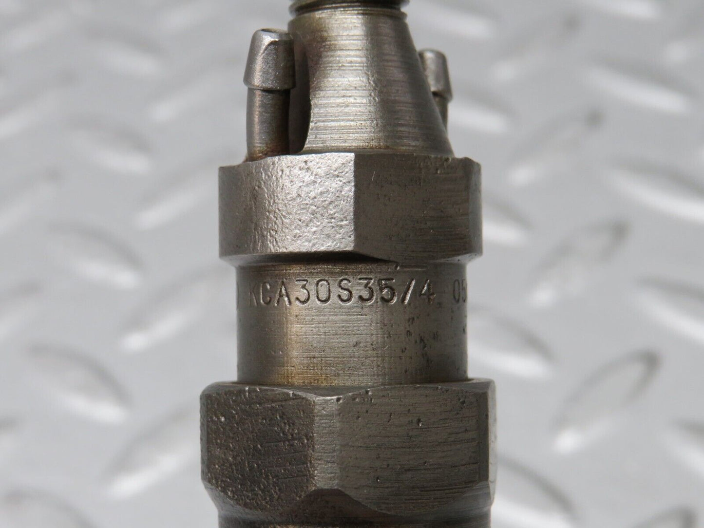 35892 Mercedes-Benz 240D OM616.912 Diesel Fuel Injector Bosch KCA30S35/4