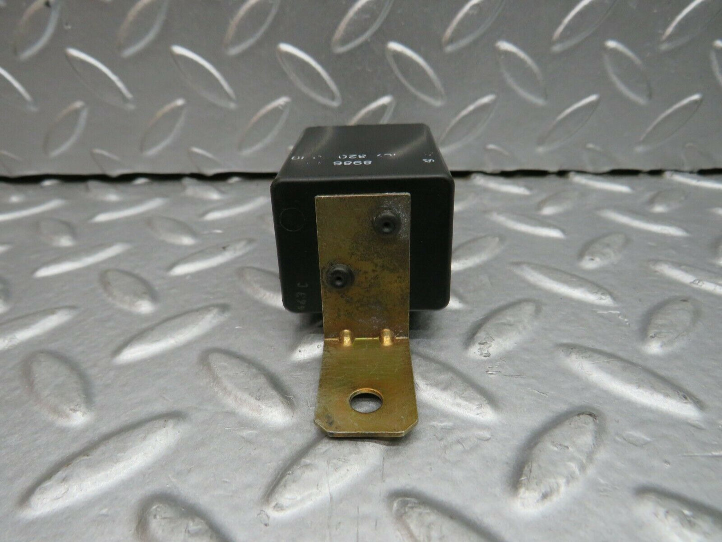 22252 Mercedes-Benz S123 280TE Wagon Rear Heated Window Relay 1078200010