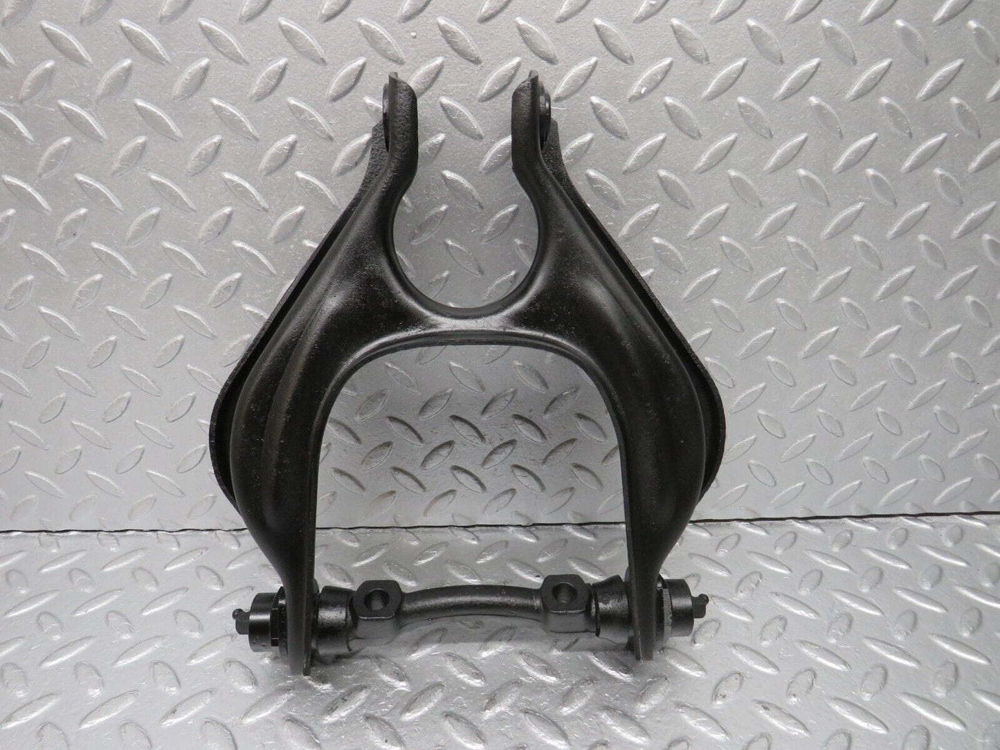 40387 Mercedes-Benz W110 230 Front Right Upper Control Arm