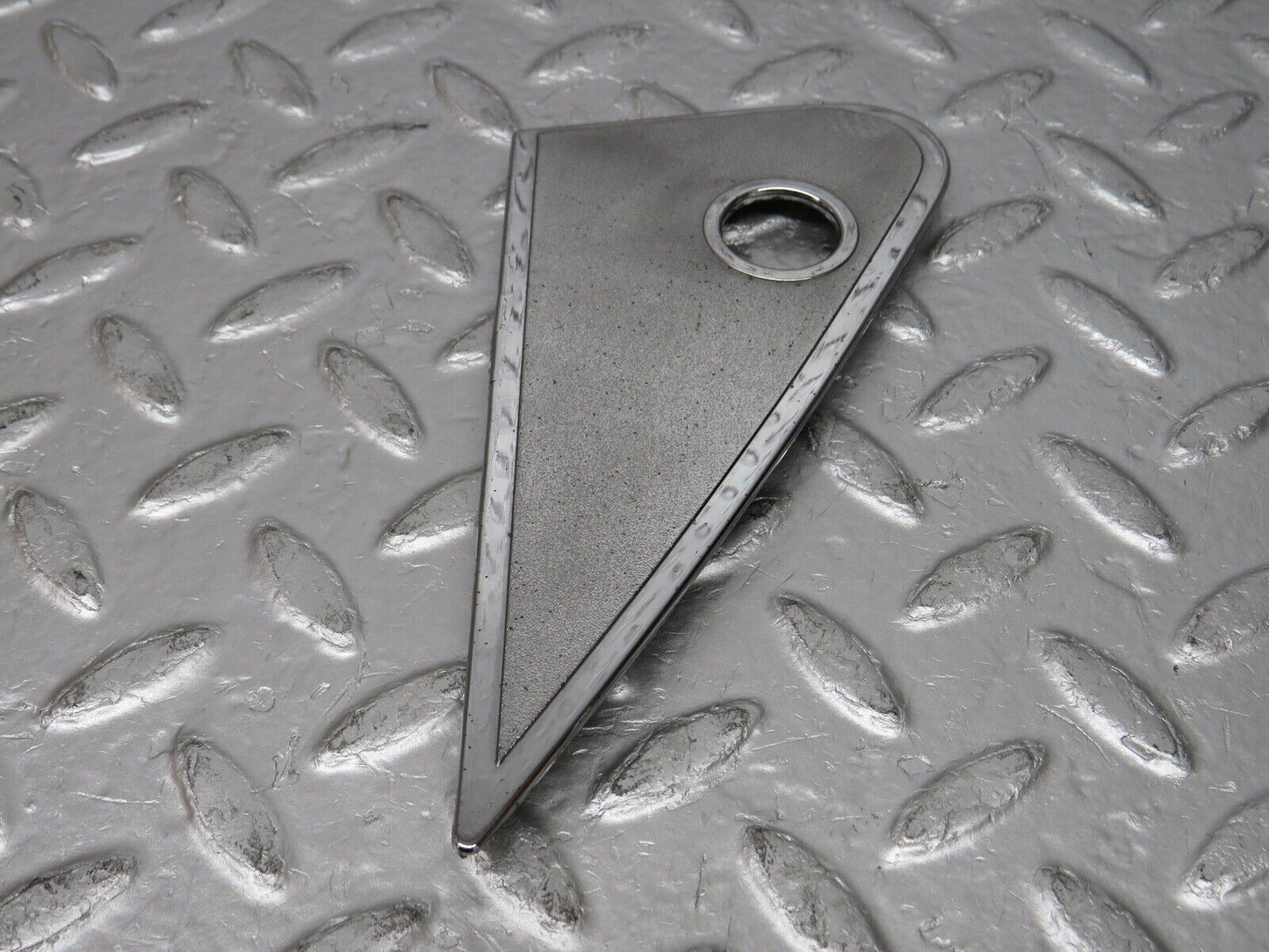31002 Mercedes-Benz W123 230E Mirror Triangle Cover Right 1237250811