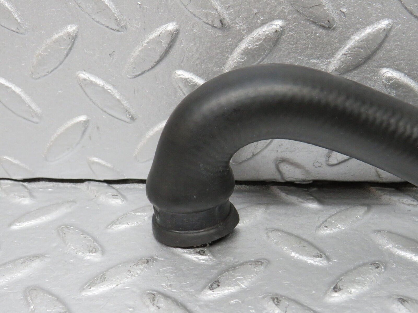 39209 Mercedes-Benz R107 500SL Heater Radiator Hose Pipe 1078310794