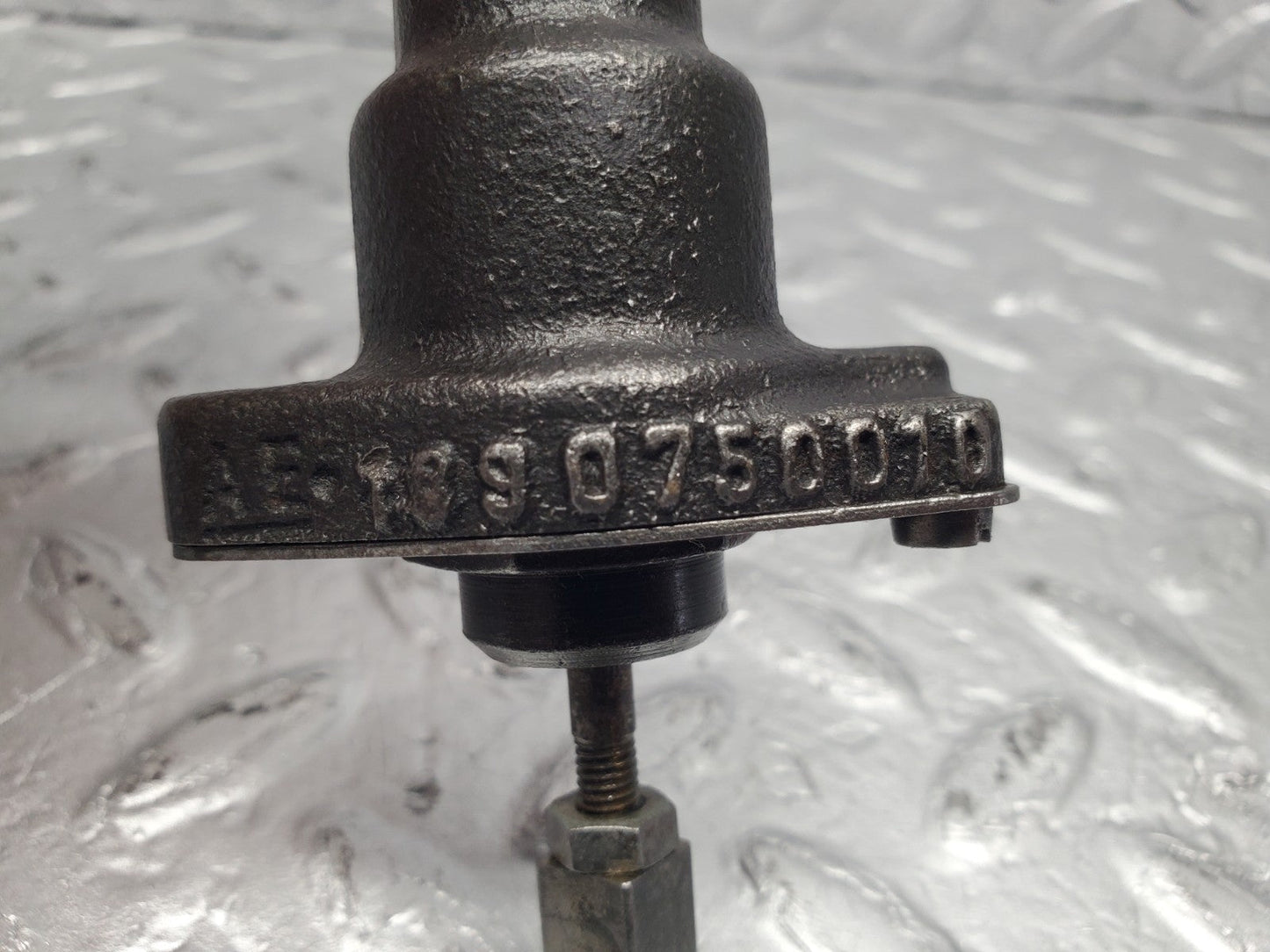 W112 idle regulator cylinder used OEM
