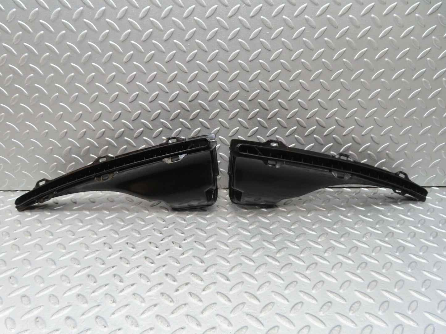 16835 Mercedes-Benz C123 280CE Coupe Air Duct Vent Left And Right 1238300219