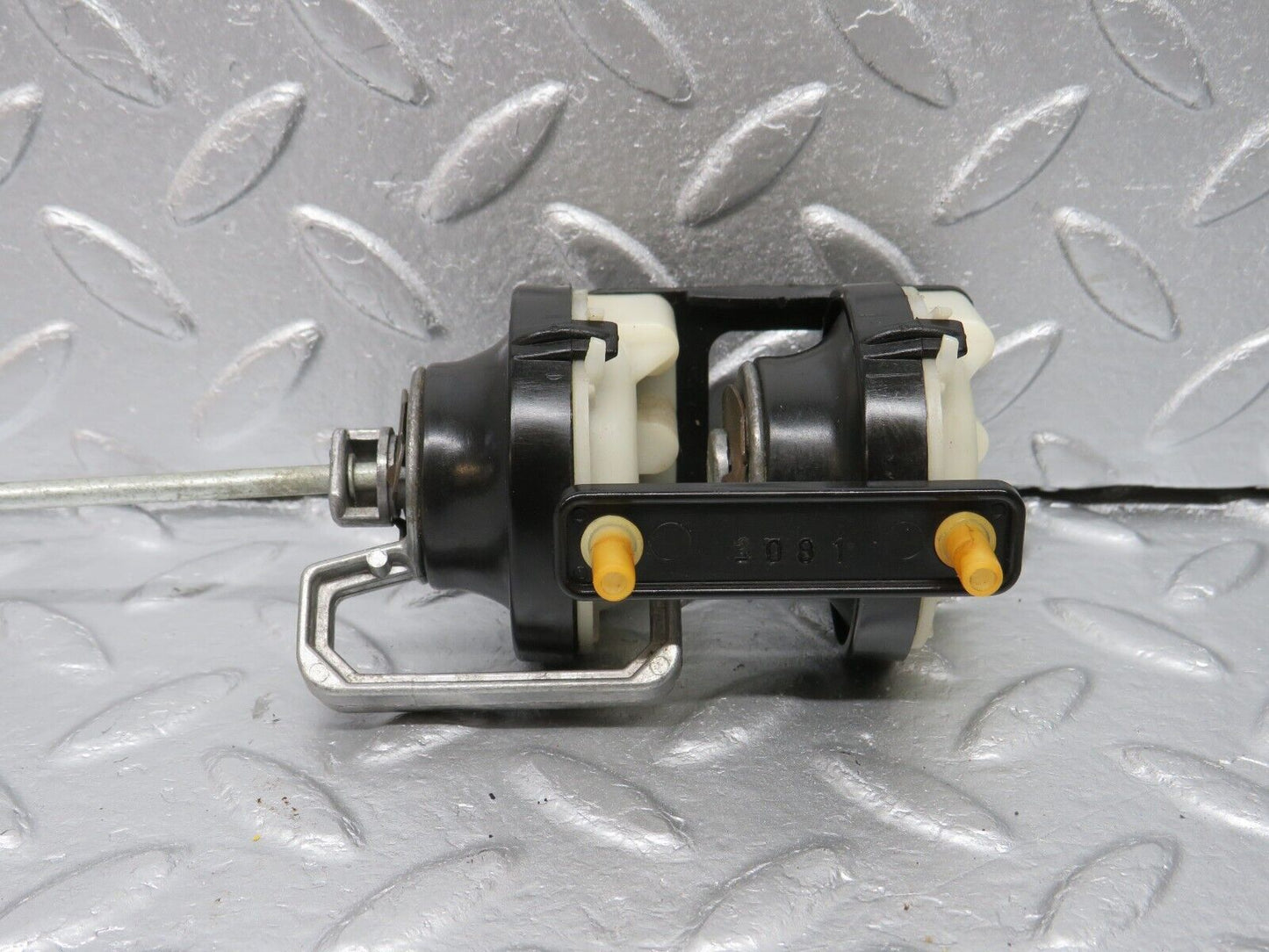 40000 Mercedes-Benz R107 350SL Coupe Seat Vacuum Actuator