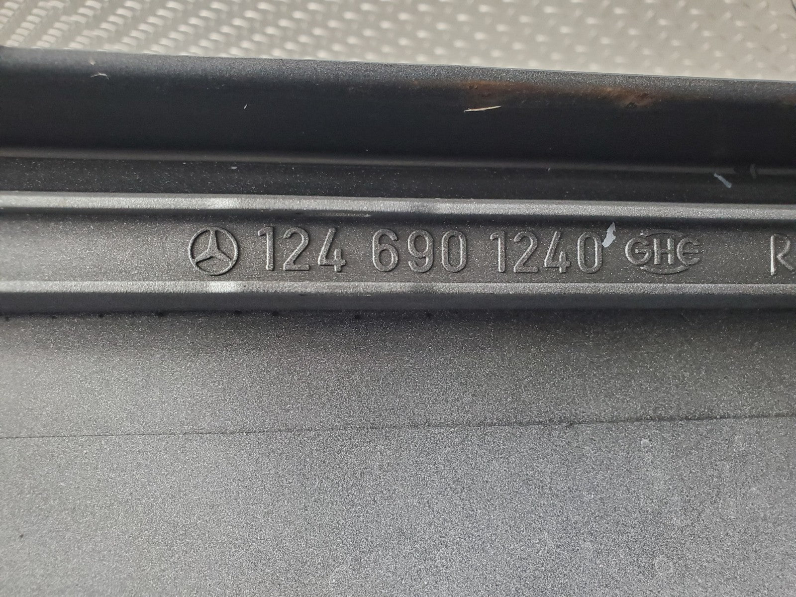 46987704