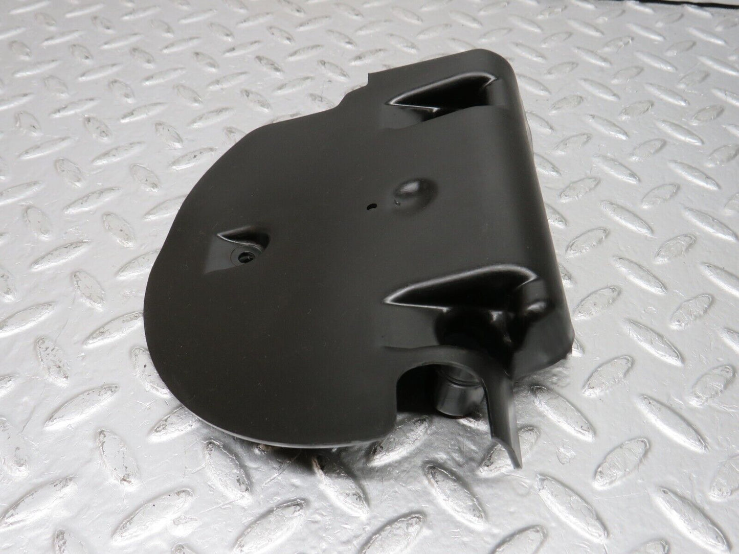 33398 Mercedes-Benz W202 C180 Fuel Tank Plastic Cover 2024710287