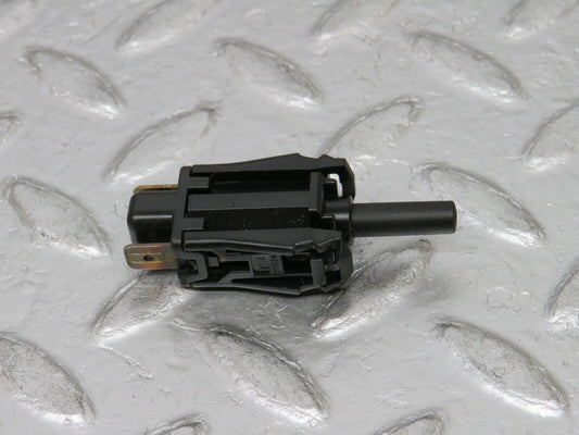 0587 Mercedes-Benz W123 230E Door Contact Switch 0015458714