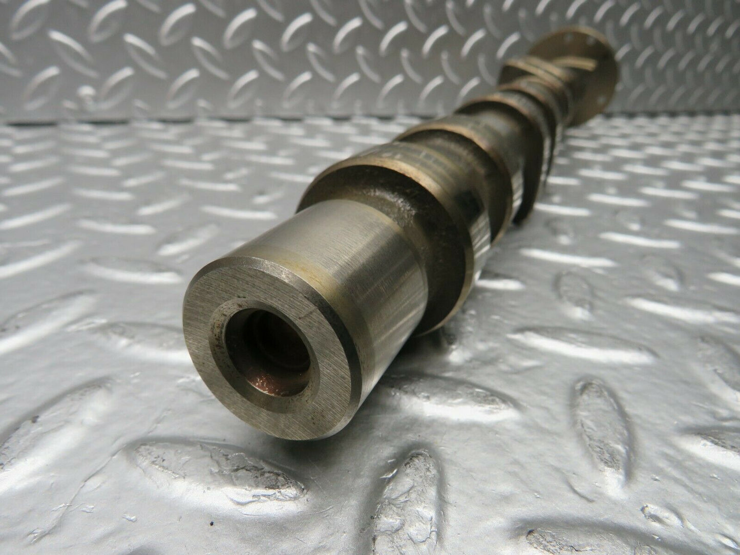 22557 Mercedes-Benz C124 E220 Coupe Camshaft Right Side Exhaust
