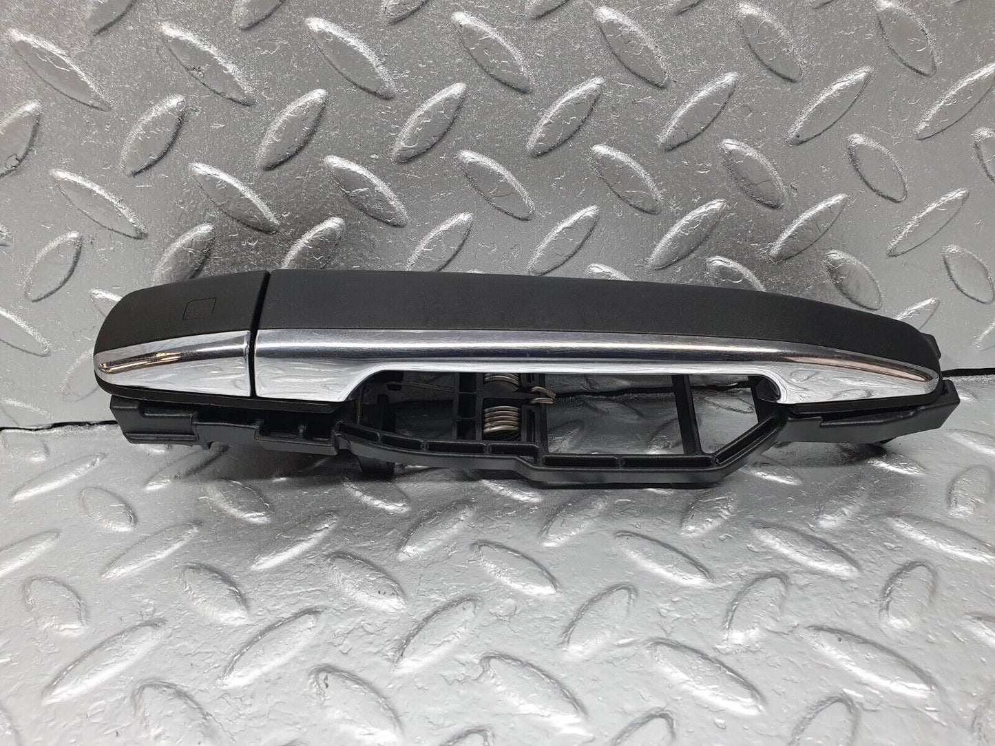 42035 Mercedes-Benz W202 C200 Front Left Exterior Door Handle No Key