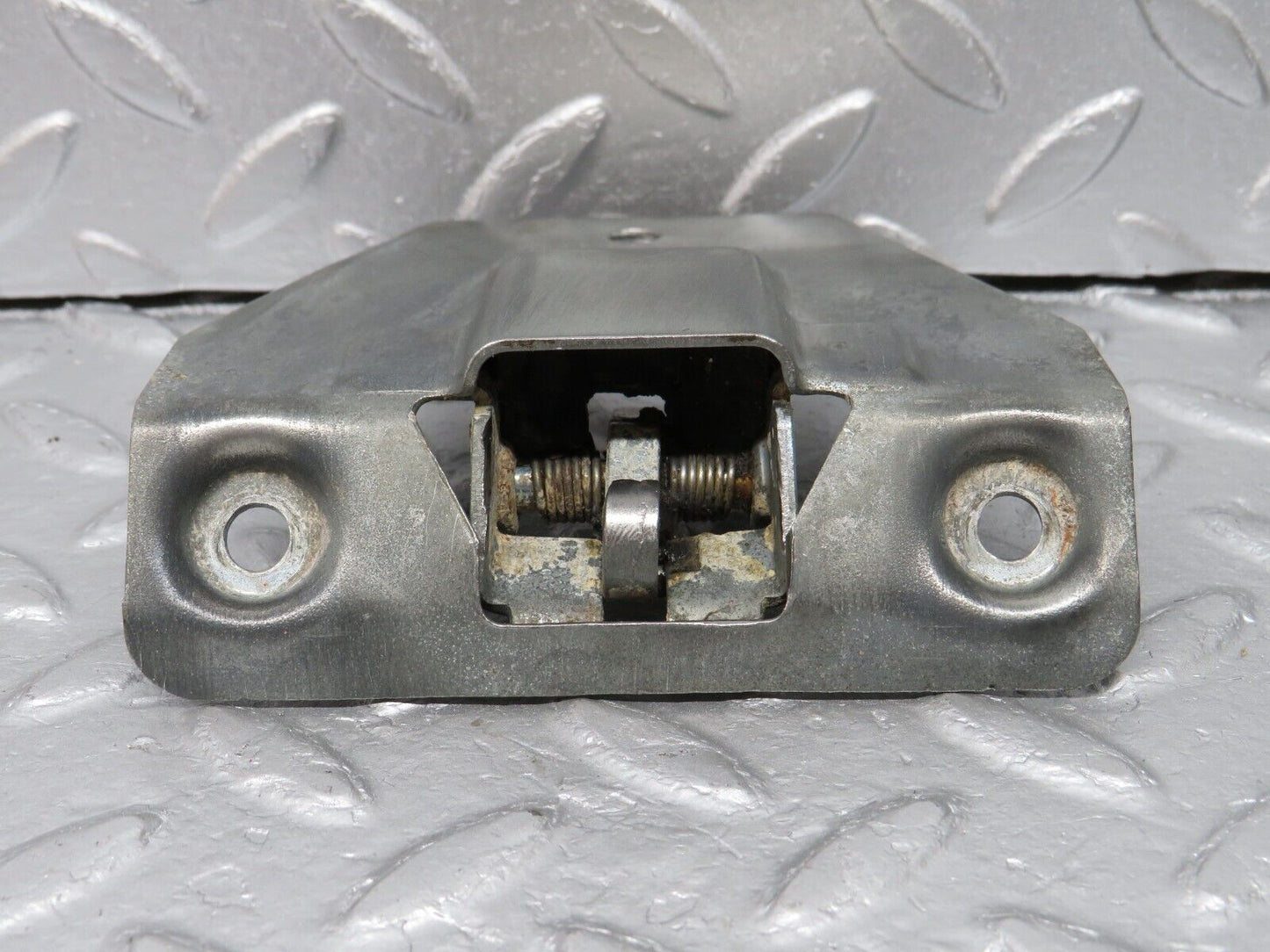 40017 Mercedes-Benz R107 350SL Coupe Trunk Boot Lock Latch 1137500285