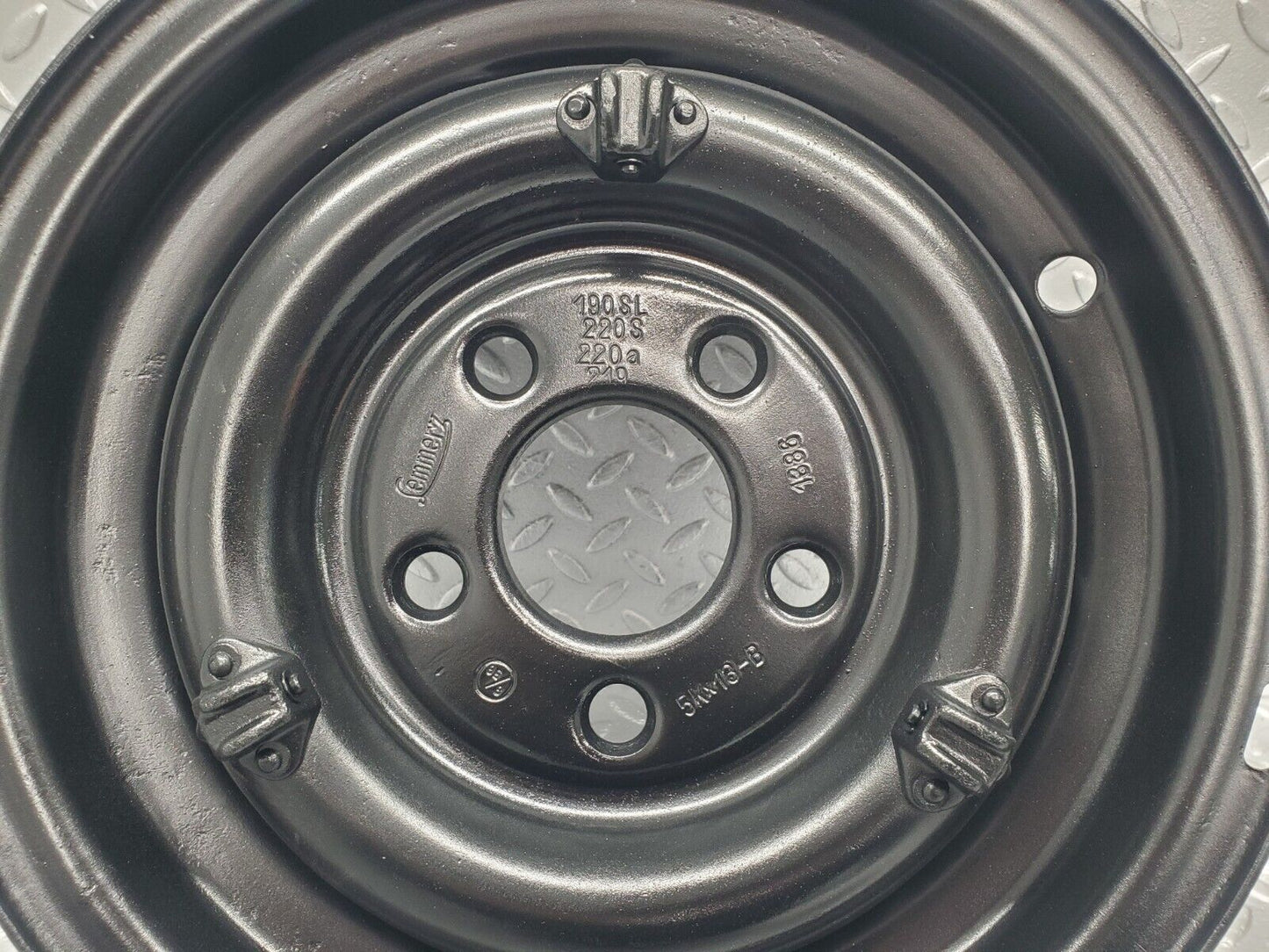 46127 Mercedes-Benz 190SL Steel Wheel 5Kx13-B