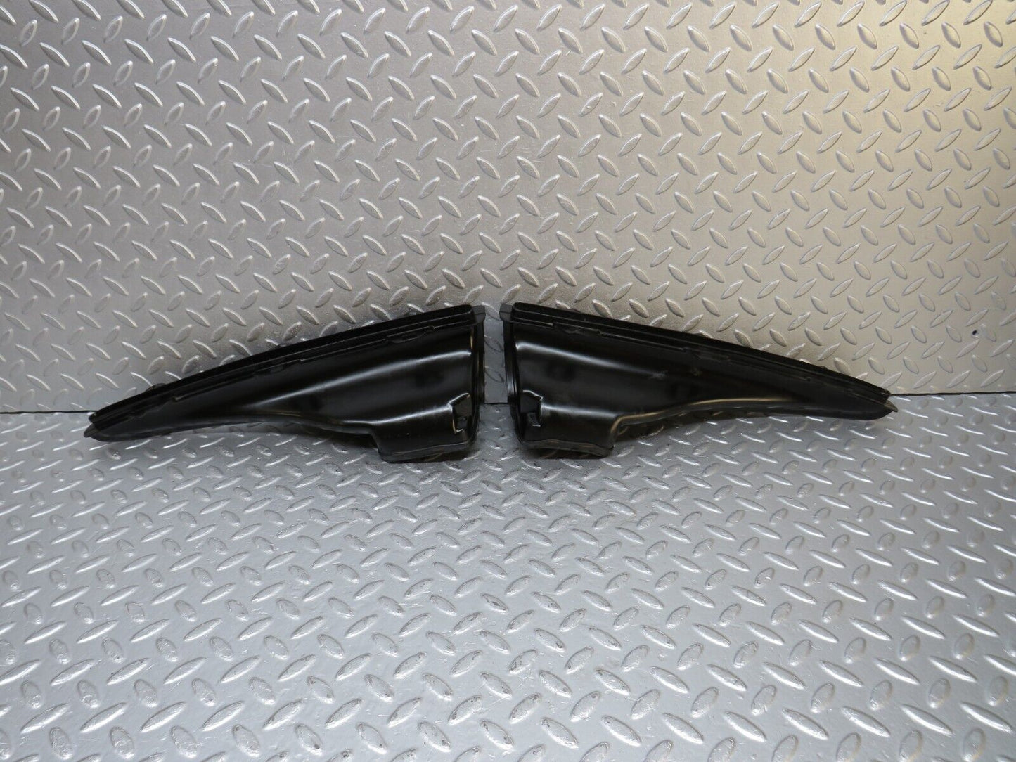40550 Mercedes-Benz W123 300D Air Duct Vent Pair 1238300219 1238300119