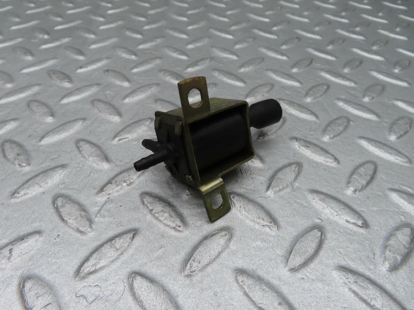 11996 Mercedes-Benz R129 300SL Coupe Vacuum Control Valve Pierburg 0015407097