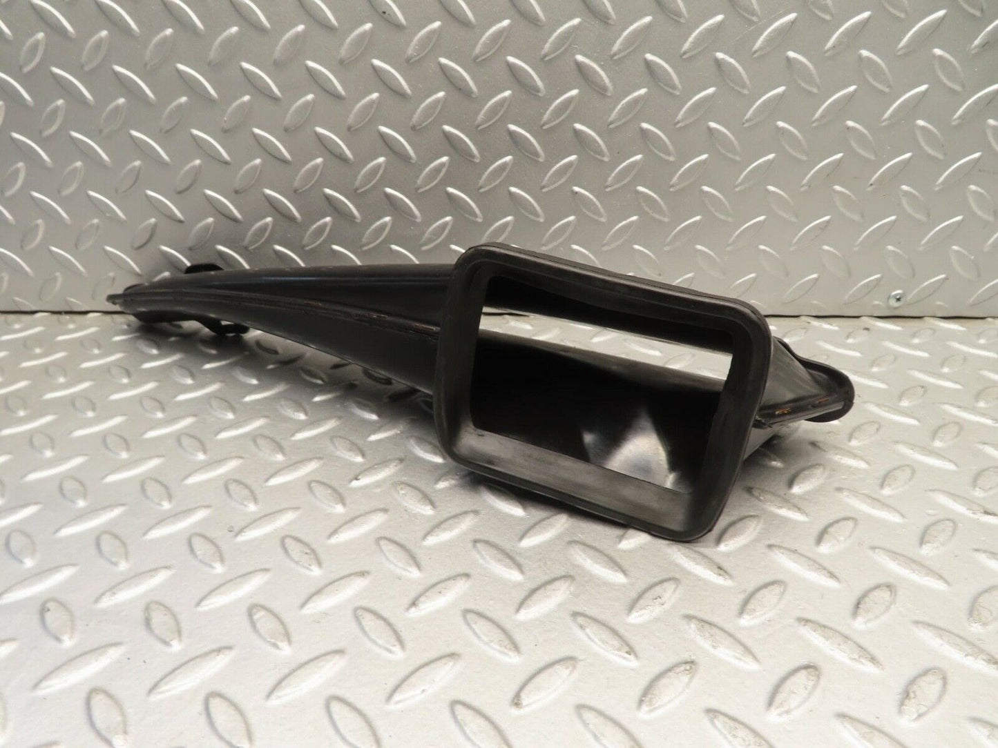 11801 Mercedes-Benz R107 450SL Dashboard Air Vent Right