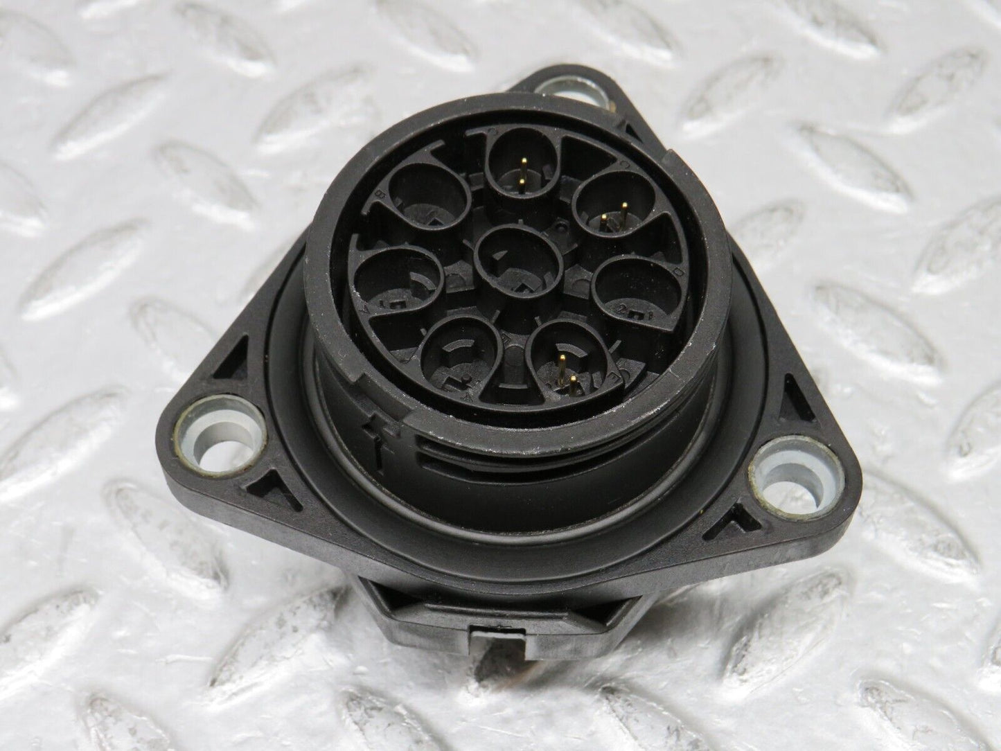37909 Mercedes-Benz A124 320E Cabriolet Rear Axle Transfer Case Plug 0005451246