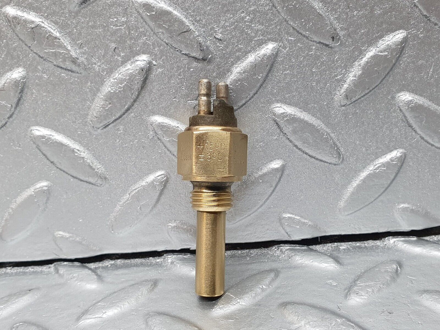 41359 Mercedes-Benz W116 350SE Coolant Temperature Sensor VDO