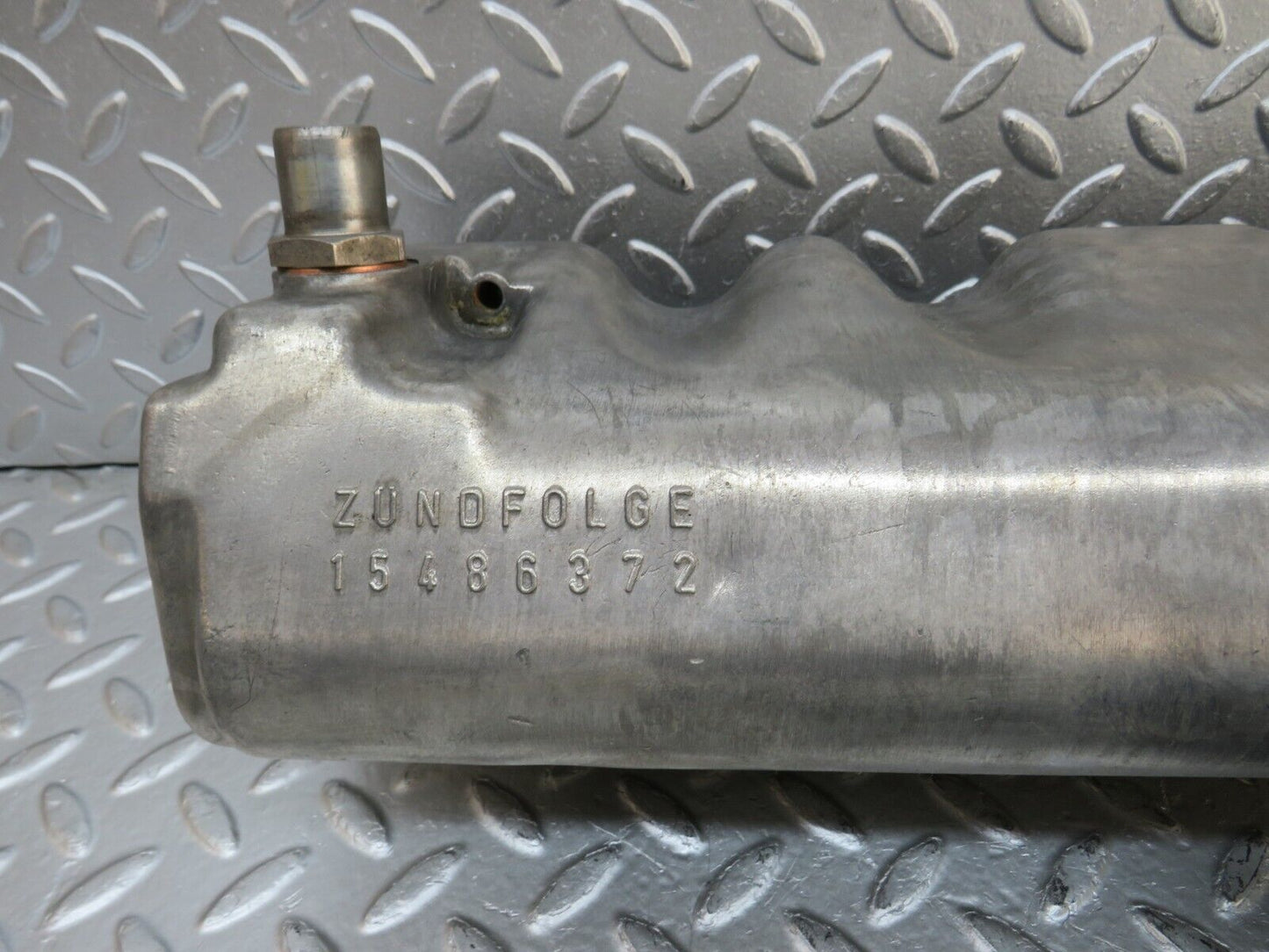 32843 Mercedes-Benz C107 R107 350 V8 Cylinder Head Valve Cover Right Side 1160161905