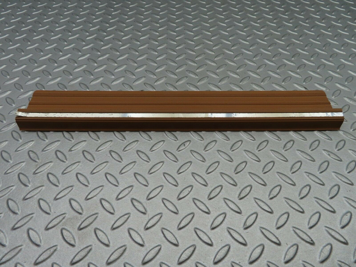 5664 Mercedes-Benz W123 200 Rear Right Door Sill