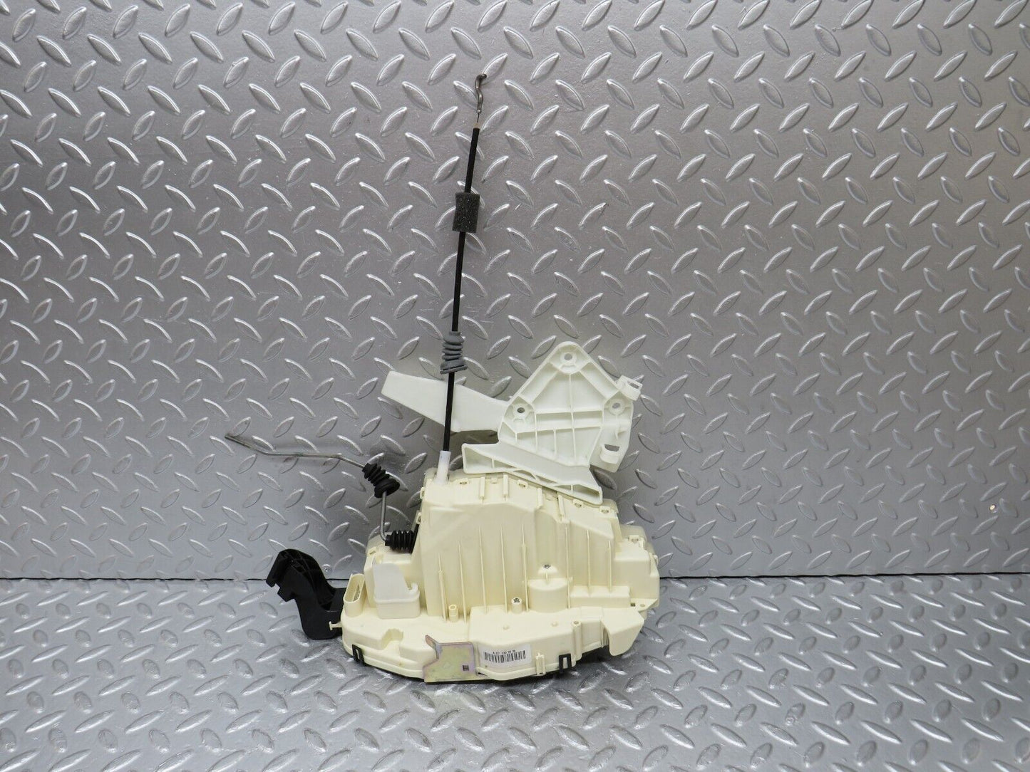 35236 Mercedes-Benz W221 Rear Right Door Lock Mechanism 2217302835
