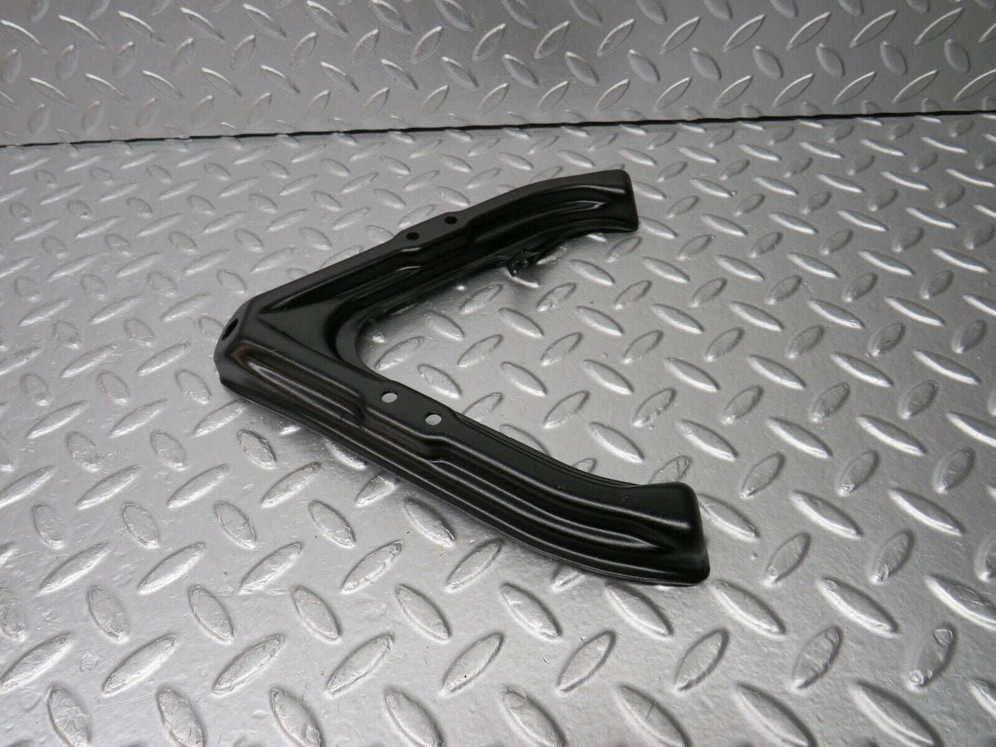 30908 Mercedes-Benz W201 190E 2.0L Air Intake Manifold Bracket